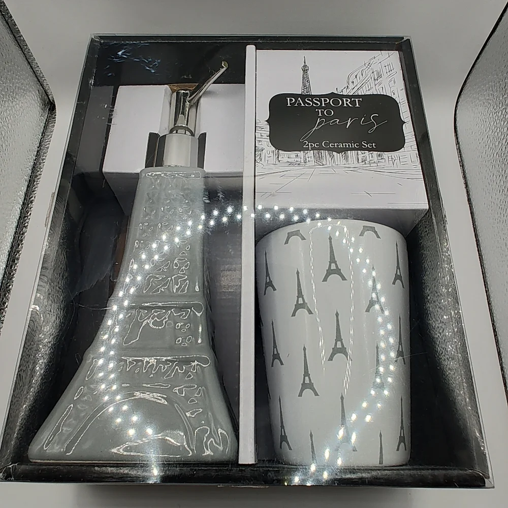 2 PC Paris Ceramic Set New in A Box Toothbrush Holder